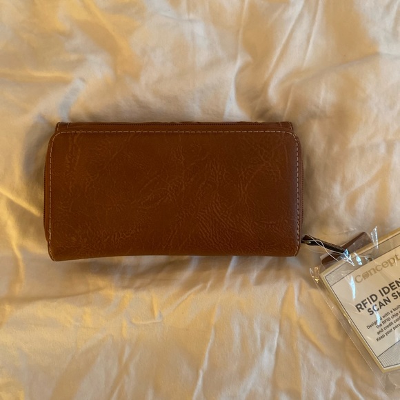 Concept Wallet from Kohl’s NWT - Picture 3 of 4